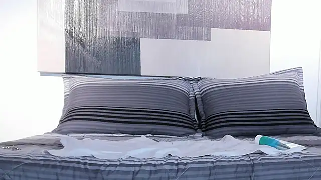 celinevg stripchat live cam model