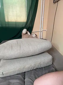 MissLuxxi stripchat live cam model