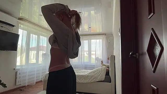 Kaderii1 stripchat live cam model
