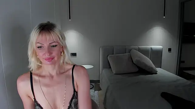MadameMila stripchat live cam model