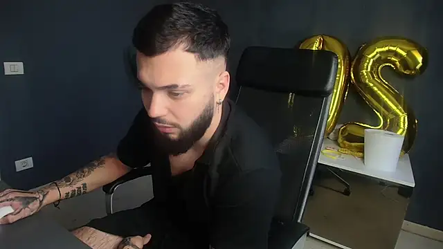 OscarWillss stripchat live cam model