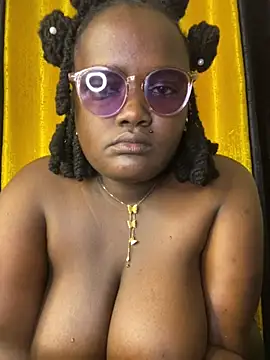 Bustyy_Bitch stripchat live cam model