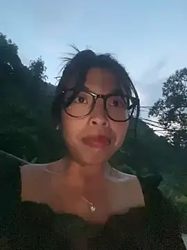 Hikomy- stripchat live cam model