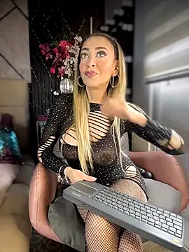 EvelinaGrey stripchat live cam model
