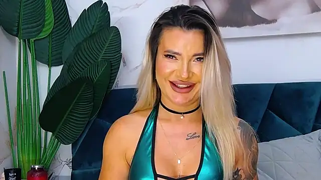 NightshadeIris stripchat live cam model
