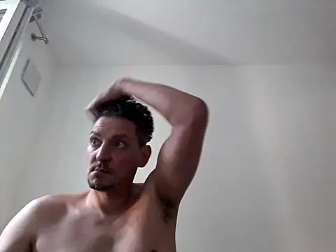 ARTANIS20 stripchat live cam model