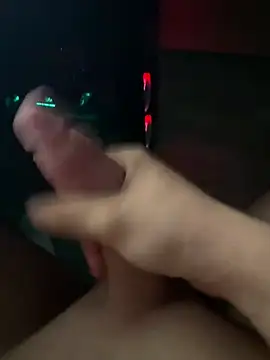 jstntz stripchat live cam model