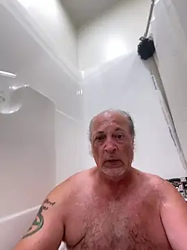 Skippy2420 stripchat live cam model