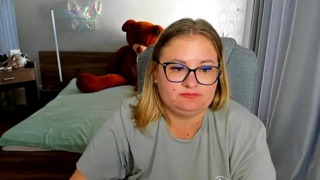 IrenRori stripchat live cam model