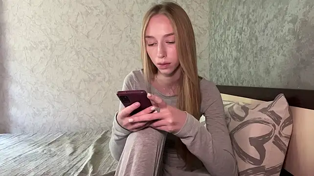 TraceyHowey stripchat live cam model