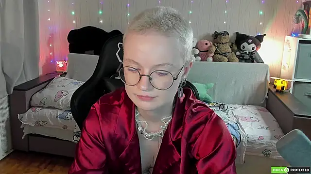 JulietFowler stripchat live cam model