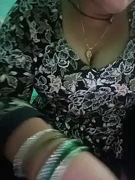 SANIYAMIRZA stripchat live cam model