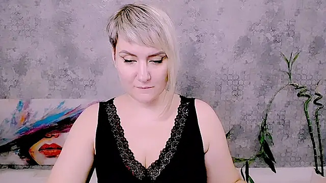 Djullia stripchat live cam model