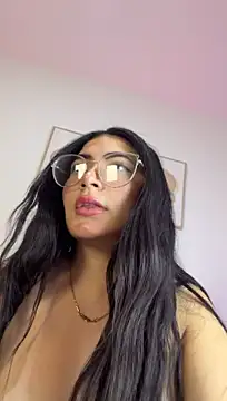 Mia_222 stripchat live cam model
