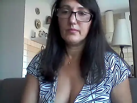 Elena48324 stripchat live cam model