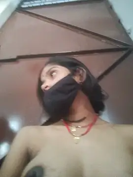 Simran_Love_143 stripchat live cam model