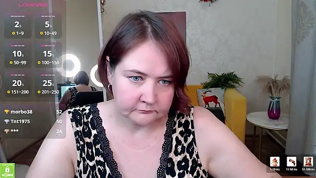 QUEEN02030 stripchat live cam model