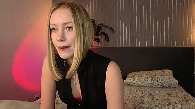EvaHamilton stripchat live cam model