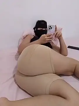 Mamhona7 stripchat live cam model