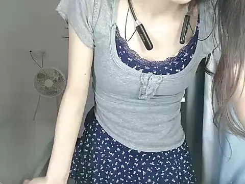 Luna-170 stripchat live cam model
