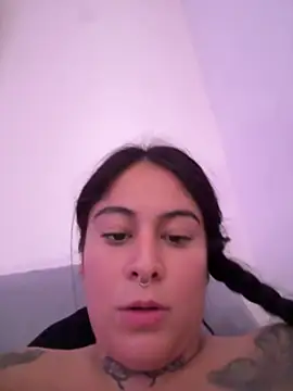 Juanavic stripchat live cam model