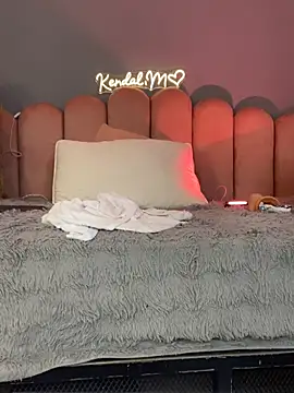 KendalMilleer stripchat live cam model