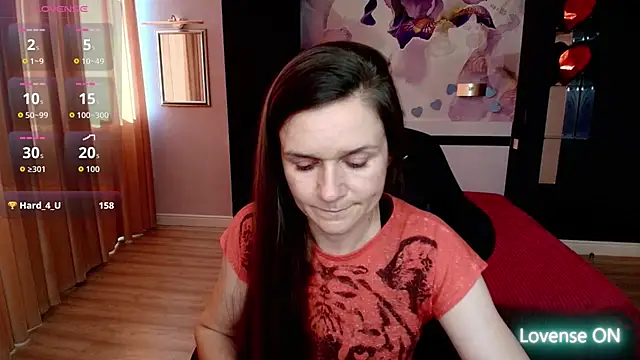AriaGray stripchat live cam model