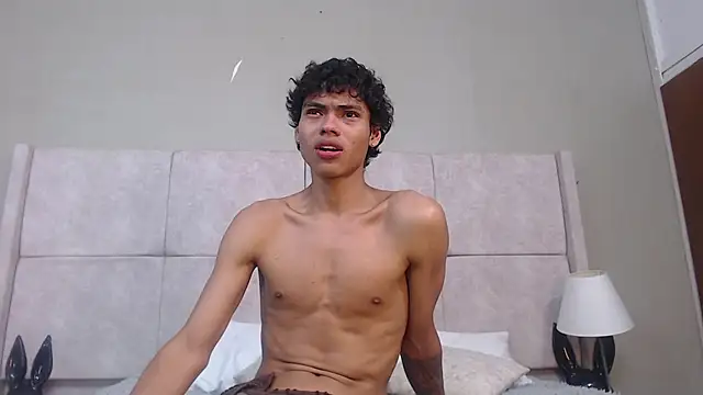 adam_piarse01 stripchat live cam model