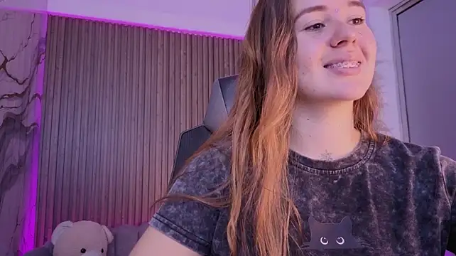 AlliceLover stripchat live cam model