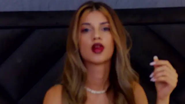 SofiaRoose stripchat live cam model