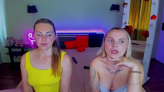 MagicEyess stripchat live cam model