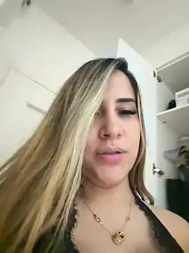 MarianaStar_ stripchat live cam model
