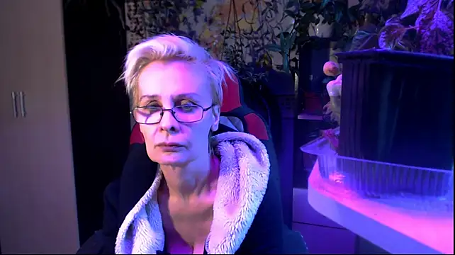 HelgaHimmell stripchat live cam model