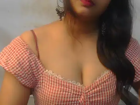 POOJA_199 stripchat live cam model