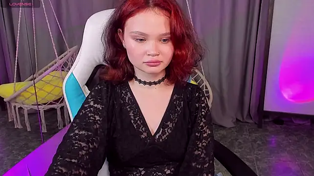 EmilyChaves stripchat live cam model
