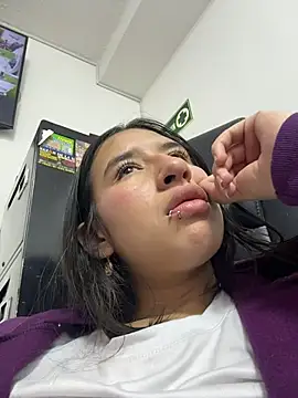 LilyRossi_ stripchat live cam model