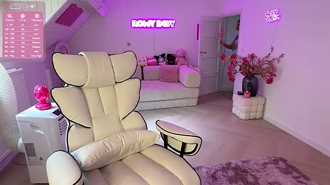RomyIndyXXX stripchat live cam model