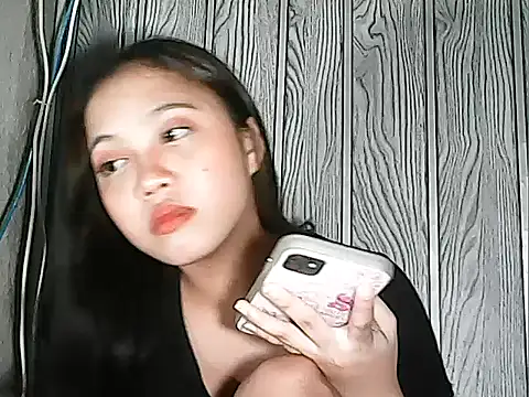 Yours_AsianPinayGirl18 stripchat live cam model