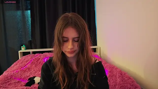 evvaavve stripchat live cam model