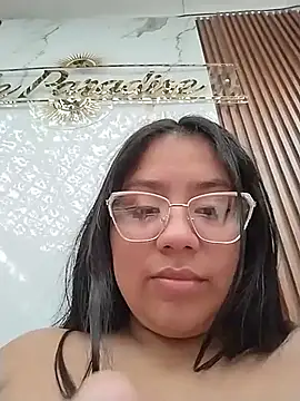 Amber_Herrera stripchat live cam model