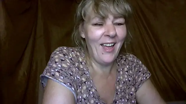 karina_ren_ stripchat live cam model
