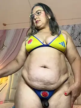 Lucy_Milf_474 stripchat live cam model