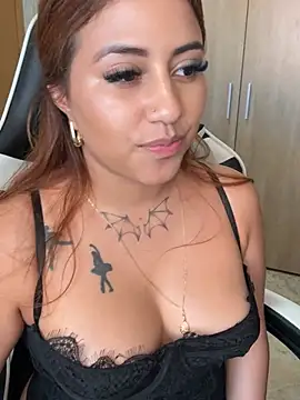 miaelite stripchat live cam model