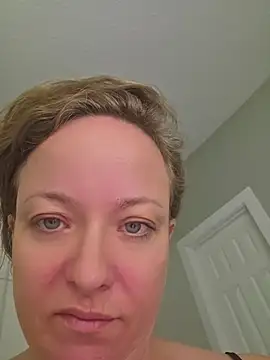 julimonroe stripchat live cam model