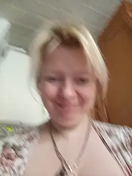 Lauri_scherri stripchat live cam model