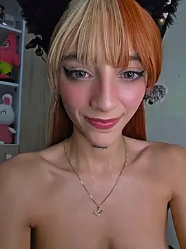 Dani-peggin stripchat live cam model