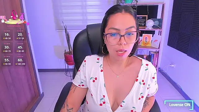 TaniaVelvet stripchat live cam model