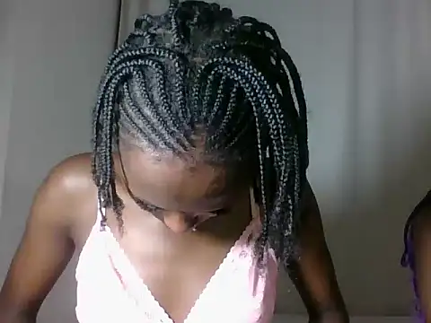 Sleek_petite stripchat live cam model
