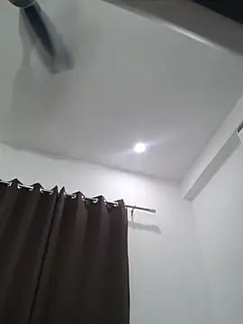 hottydisha stripchat live cam model