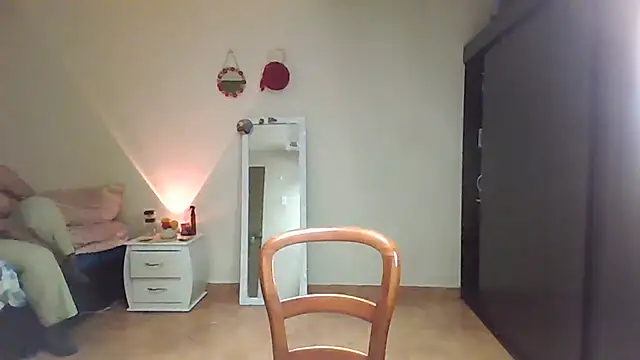 Dreambody- stripchat live cam model